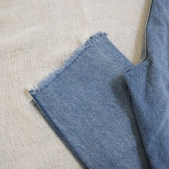 Levis 505 Cropped Raw Hem Slim Straight Jeans NEW - Picture 4 of 11